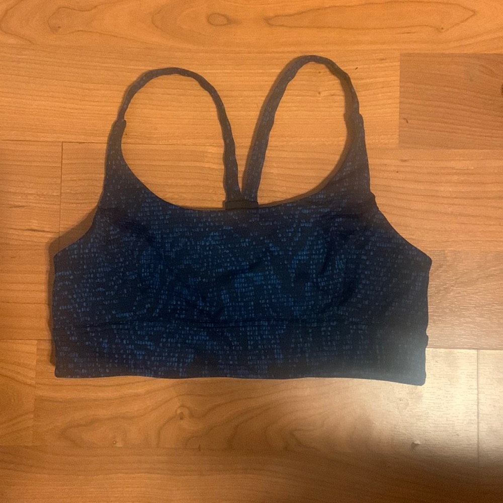 Euc Lululemon bra size 10.